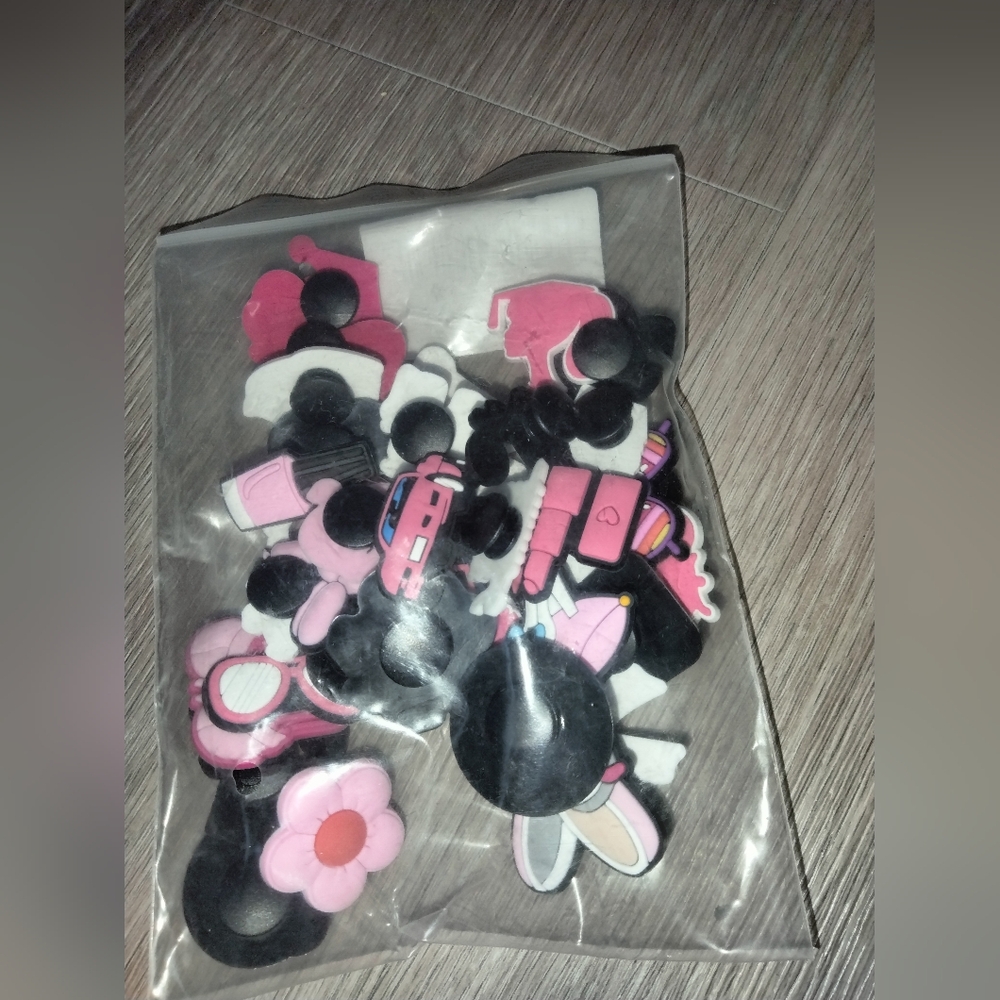 35pcs Barbie Croc Charm Jibbitz - Barbiecore - Picture 2 of 3